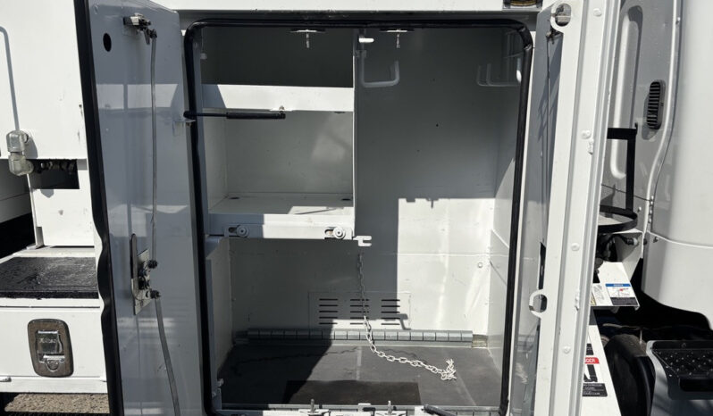 
								2019 Freightliner M2 106 full									