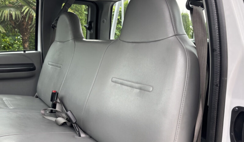 
								2006 Ford F-250 Super Duty full									