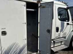 2004 Freightliner M2 106