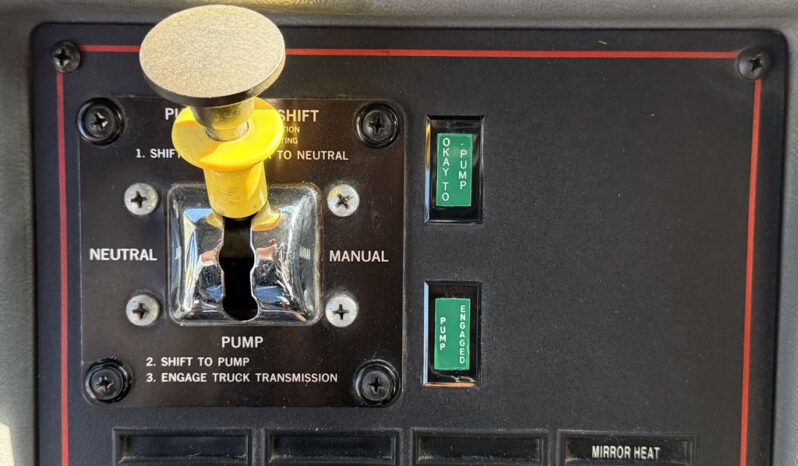 
								1992 E-One Typhoon full									