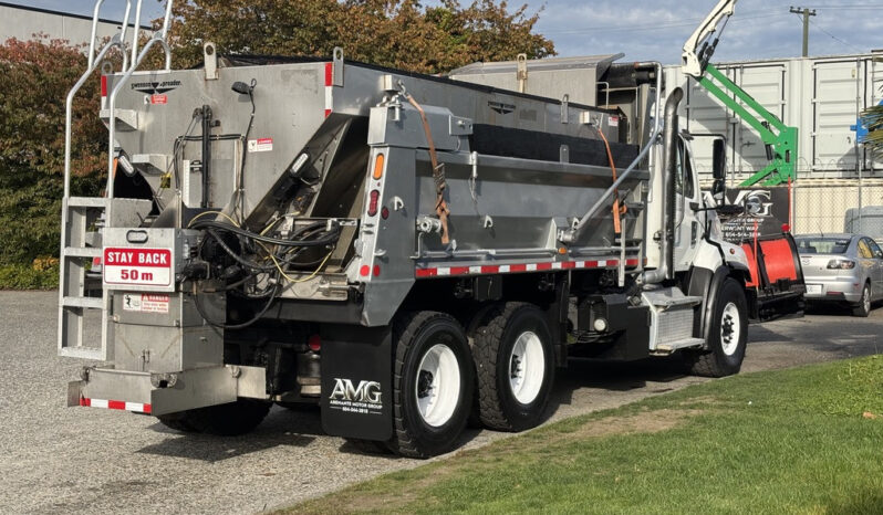 
								2013 Freightliner 114SD full									