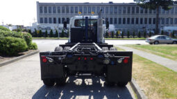 
										2013 International 7400 full									
