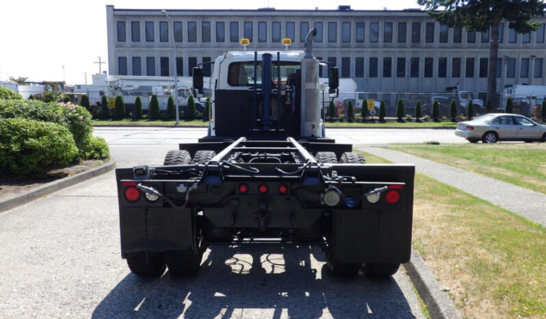 
								2013 International 7400 full									