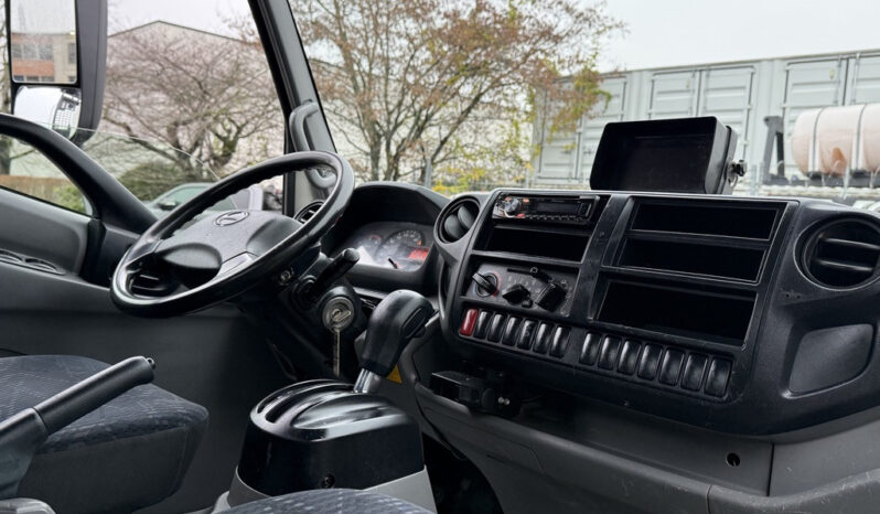 
								2015 Hino 195 full									