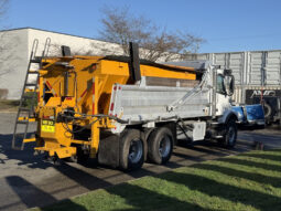 
										2005 Volvo VHD full									