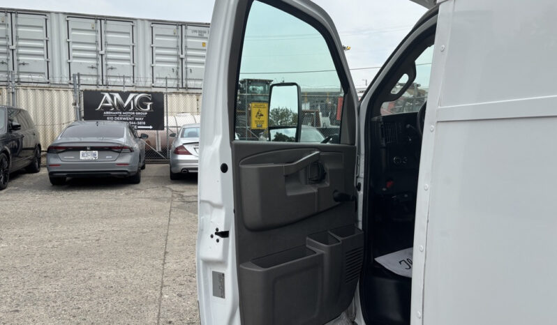 
								2020 Chevrolet Express 4500 full									