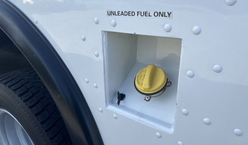 
								2012 Ford E-450 Super Duty full									