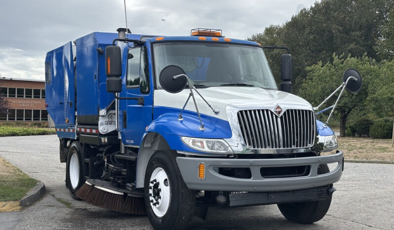 
								2013 International DuraStar full									