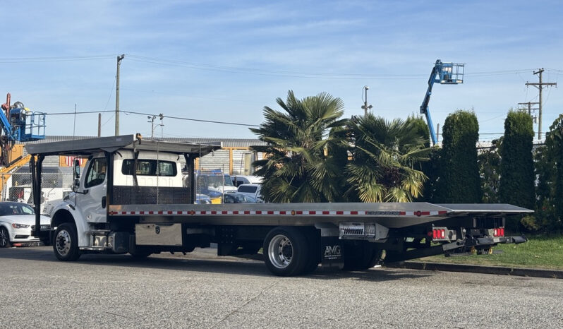 
								2022 Freightliner M2 106 full									
