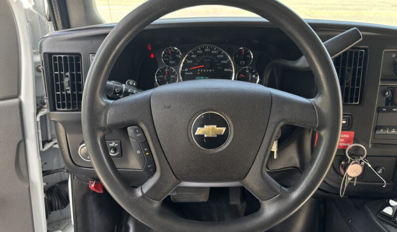 
								2020 Chevrolet Express 4500 full									