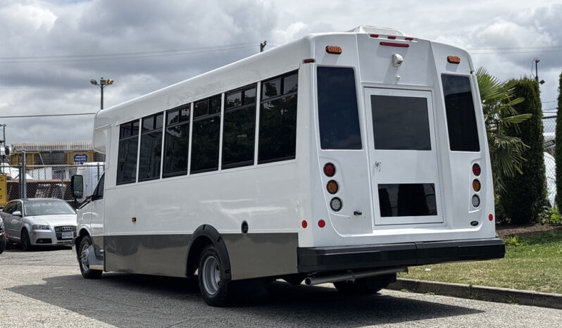 
								2020 Chevrolet Express 4500 full									