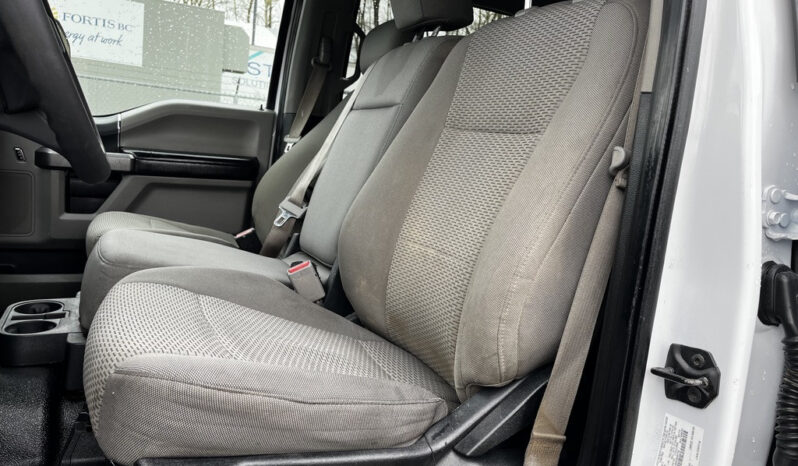 
								2017 Ford F-550 full									