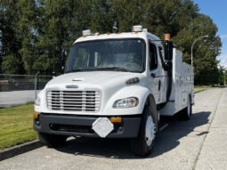 
										2004 Freightliner M2 106 full									